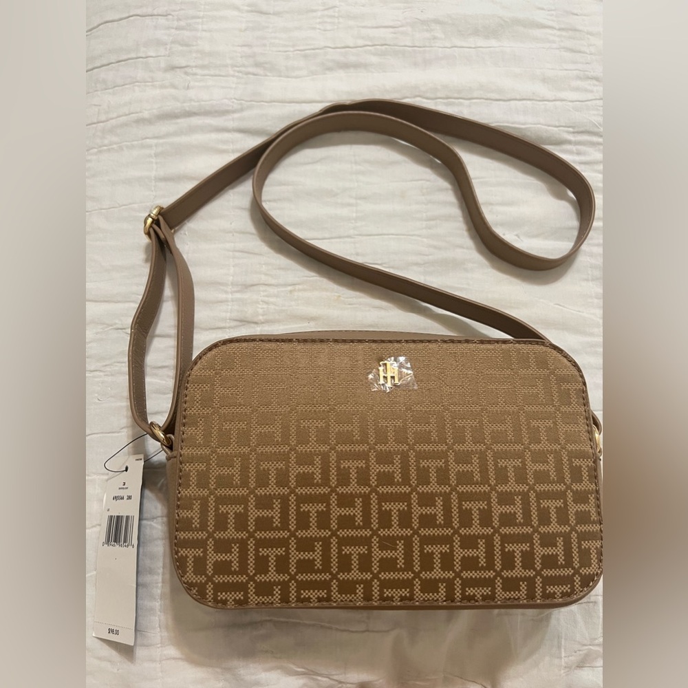 NWT Tommy Hilfiger crossbody purse